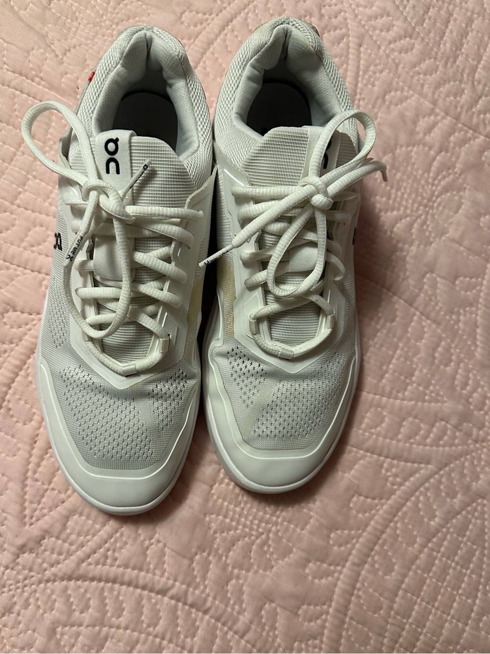 On Running White and Cream Men's Athletic Trainers
